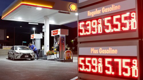 California gas nears $6, and hybrids overtake EVs for the first time since 2020