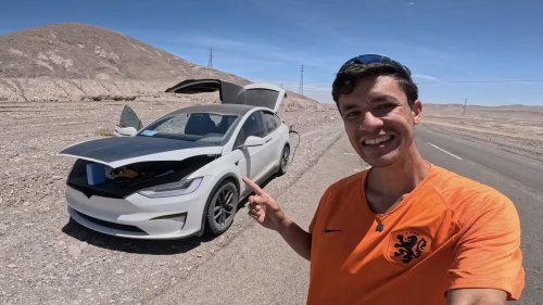 Tesla driver stranded in desert survives with 'emergency solar'