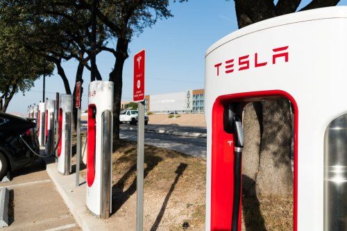 Tesla will give 9 drivers free Supercharging for life — if they can outcharge all other drivers