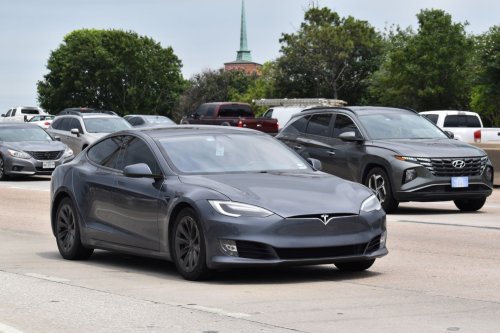 600 miles from home, a Tesla Model 3 warned of 12V failure, then kept itself alive