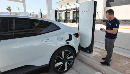 Polestar 4 leaves San Diego full, detours onto Route 66, and reaches Las Vegas with one stop