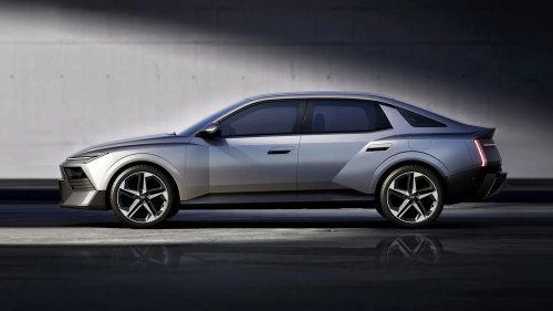 The New Hyundai Elantra Actually Goes Kind of Hard: TDS