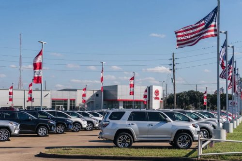 Toyota Might Steal GM’s US Sales Crown Thanks to Hybrids: TDS