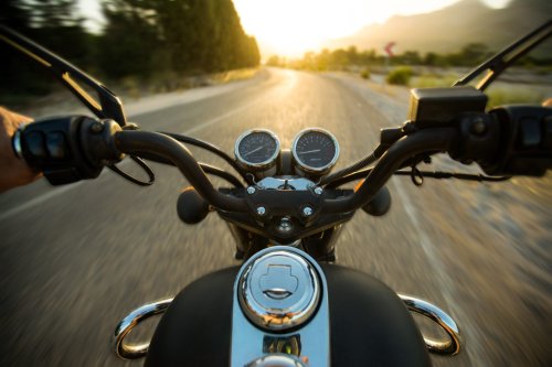 Can motorcycles split lanes through traffic in Ohio? What the law says