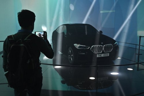 Scientists have a new way to make cars more black than ever before