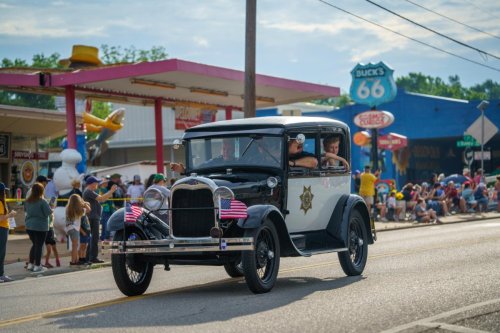Watch: Oklahoma parade features record-breaking 3,596 classic cars