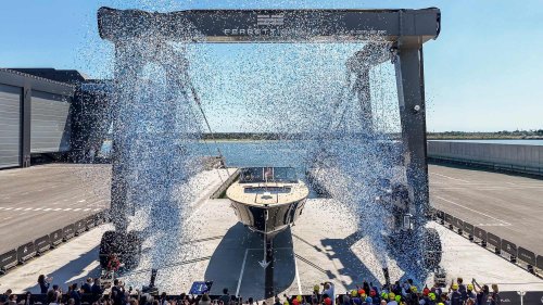 First Itama 70 Hits the Water