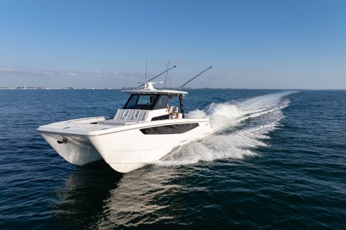 Aquila 36 Molokai Reviewed