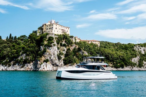 Prestige Yachts M7 Reviewed
