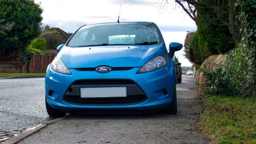 Pavement parking ban? Half of councils still encourage drivers to do it