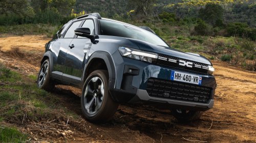 Dacia Duster and Dacia Bigster Hybrid 150 4x4: step-up from 2WD costs just £1k more