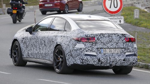 BMW, Hot Mercedes-AMG C 63 Electric prepares for fight with the BMW iM3