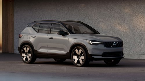 New Volvo XC40 facelift: popular SUV gets Range Rover-esque makeover