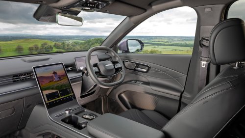 Lepas L8 kicks off from £34,900 with Jaecoo’s plug-in hybrid power
