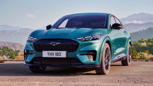 Ford, New Ford car park tech can avoid stray shopping trolleys automatically