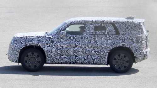 Land Rover, Rover, SUV, New Land Rover Defender Sport: baby SUV hedges bets with EV and hybrid power