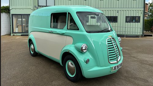 New Morris JE mixes ultra-retro style with EV power and carbon fibre
