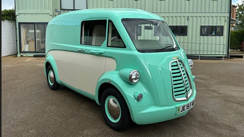New Morris JE mixes ultra-retro style with EV power and carbon fibre