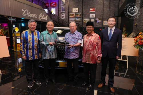 Hongqi Guoli (formerly L5) becomes single most expensive Chinese export – RM6.5mil for a used car!