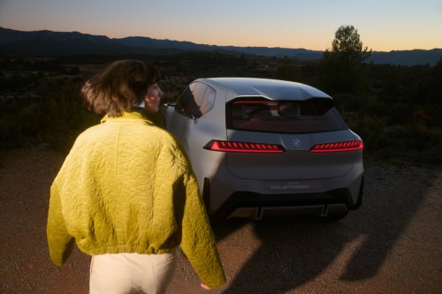 2026 BMW iX3 to debut on September 5 – second-gen EV SUV leads Neue Klasse era; up to 800 km range