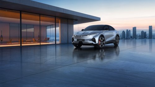 Alpine A390 debuts – tri-motor coupé-SUV with up to 470 hp; 89 kWh battery, up to 555 km range WLTP