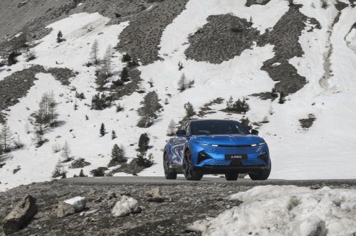 Alpine A390 debuts – tri-motor coupé-SUV with up to 470 hp; 89 kWh battery, up to 555 km range WLTP
