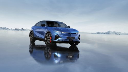 Alpine A390 debuts – tri-motor coupé-SUV with up to 470 hp; 89 kWh battery, up to 555 km range WLTP