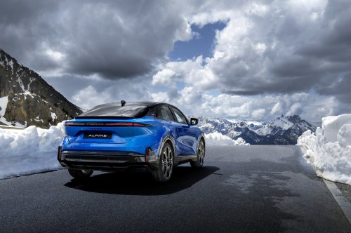 Alpine A390 debuts – tri-motor coupé-SUV with up to 470 hp; 89 kWh battery, up to 555 km range WLTP