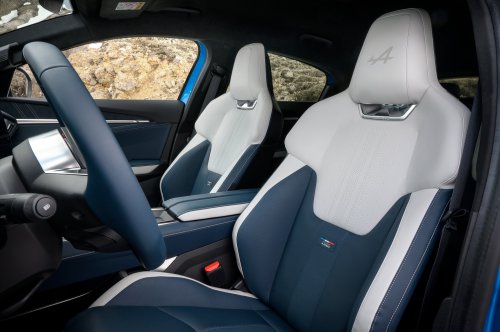 Alpine A390 debuts – tri-motor coupé-SUV with up to 470 hp; 89 kWh battery, up to 555 km range WLTP