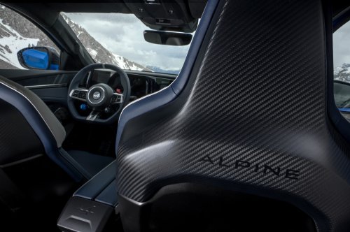 Alpine A390 debuts – tri-motor coupé-SUV with up to 470 hp; 89 kWh battery, up to 555 km range WLTP