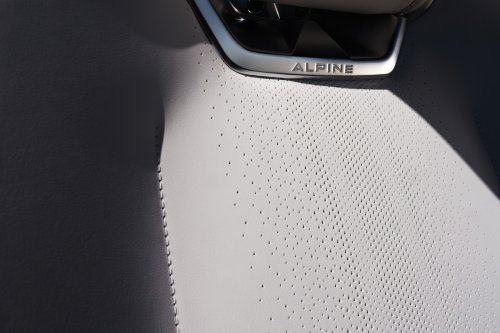 Alpine A390 debuts – tri-motor coupé-SUV with up to 470 hp; 89 kWh battery, up to 555 km range WLTP