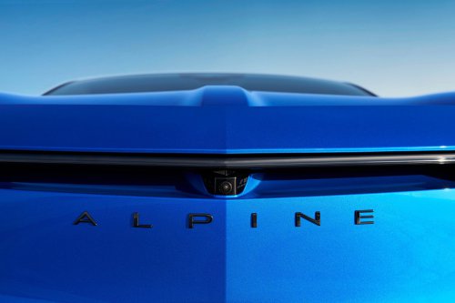 Alpine A390 debuts – tri-motor coupé-SUV with up to 470 hp; 89 kWh battery, up to 555 km range WLTP