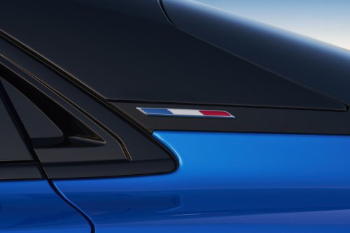 Alpine A390 debuts – tri-motor coupé-SUV with up to 470 hp; 89 kWh battery, up to 555 km range WLTP