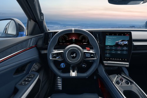 Alpine A390 debuts – tri-motor coupé-SUV with up to 470 hp; 89 kWh battery, up to 555 km range WLTP