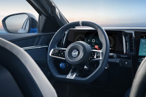 Alpine A390 debuts – tri-motor coupé-SUV with up to 470 hp; 89 kWh battery, up to 555 km range WLTP