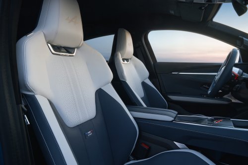 Alpine A390 debuts – tri-motor coupé-SUV with up to 470 hp; 89 kWh battery, up to 555 km range WLTP