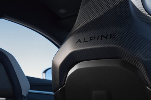 Alpine A390 debuts – tri-motor coupé-SUV with up to 470 hp; 89 kWh battery, up to 555 km range WLTP