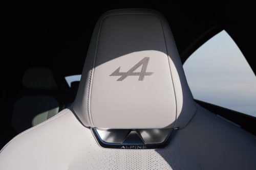 Alpine A390 debuts – tri-motor coupé-SUV with up to 470 hp; 89 kWh battery, up to 555 km range WLTP