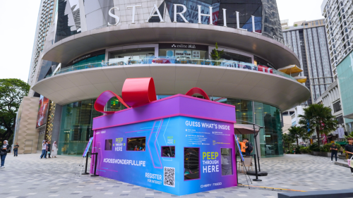 Mystery Chery new model hidden in a box at Starhill, Bukit Bintang – identify the SUV correctly, get a gift