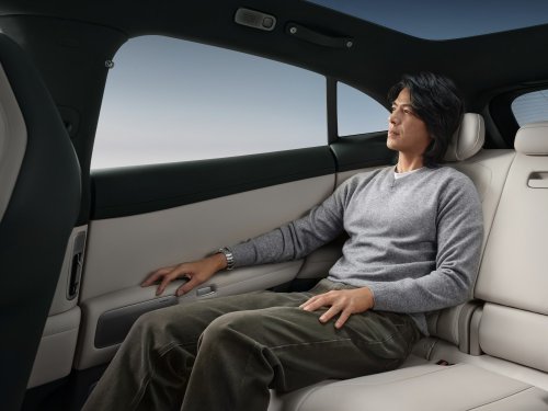 Xiaomi YU7 SUV debuts – three variants, up to 835 km range CLTC; AWD up to 690 PS/866 Nm, 0-100 in 3.23 s