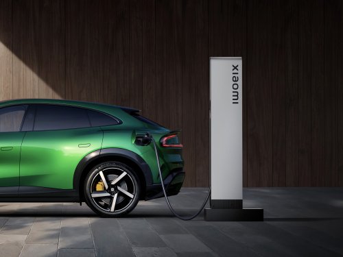 Xiaomi YU7 SUV debuts – three variants, up to 835 km range CLTC; AWD up to 690 PS/866 Nm, 0-100 in 3.23 s