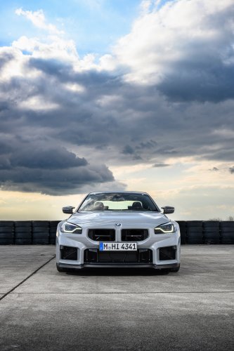 2025 G87 BMW M2 CS debuts – 30 kg lighter; 3.0L twin-turbo I6 with 530 PS; 0-100 km/h in 3.8 seconds