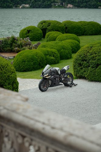 BMW Motorrad Concept RR presented at the Concorso d’Eleganza Villa d’Este show in France
