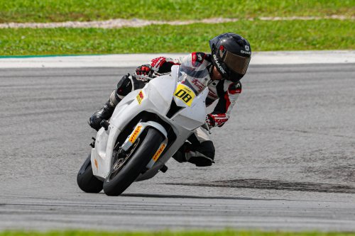 Pirelli Diablo Supercorsa V4 SC and SP, which sportsbike tyre is the one you should use?