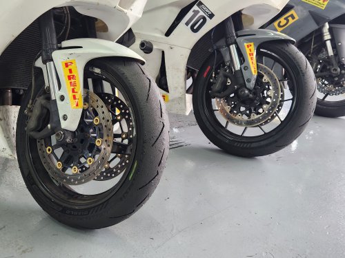 Pirelli Diablo Supercorsa V4 SC and SP, which sportsbike tyre is the one you should use?