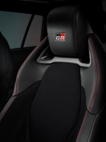 Toyota Corolla Cross facelift for Europe adds new head- and taillights, upgraded interior, GR Sport trim