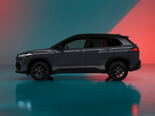 Toyota Corolla Cross facelift for Europe adds new head- and taillights, upgraded interior, GR Sport trim