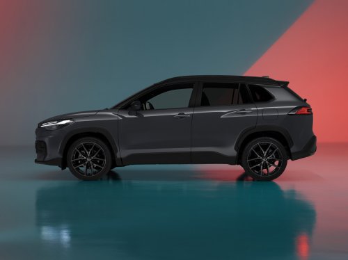 Toyota Corolla Cross facelift for Europe adds new head- and taillights, upgraded interior, GR Sport trim