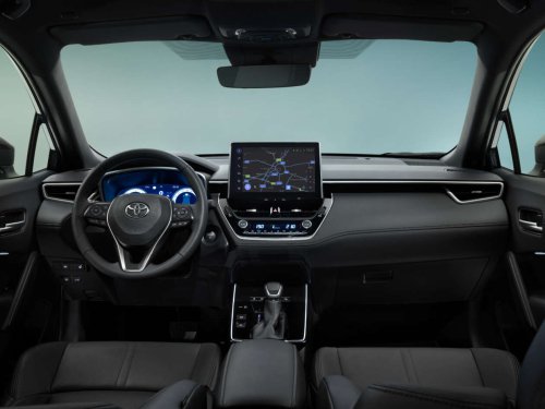 Toyota Corolla Cross facelift for Europe adds new head- and taillights, upgraded interior, GR Sport trim