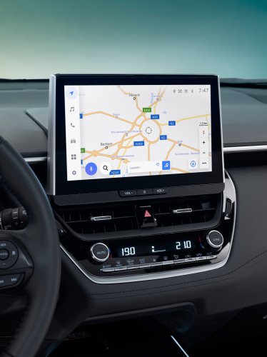 Toyota Corolla Cross facelift for Europe adds new head- and taillights, upgraded interior, GR Sport trim